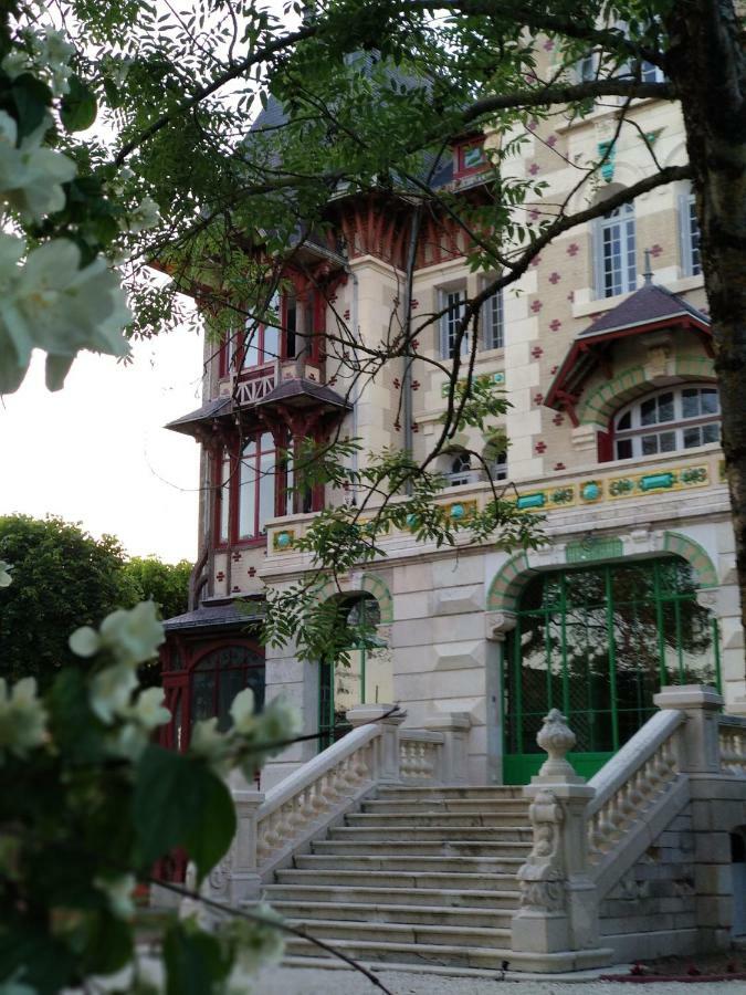 Villa Alecya Sainte-Catherine-de-Fierbois Exterior photo